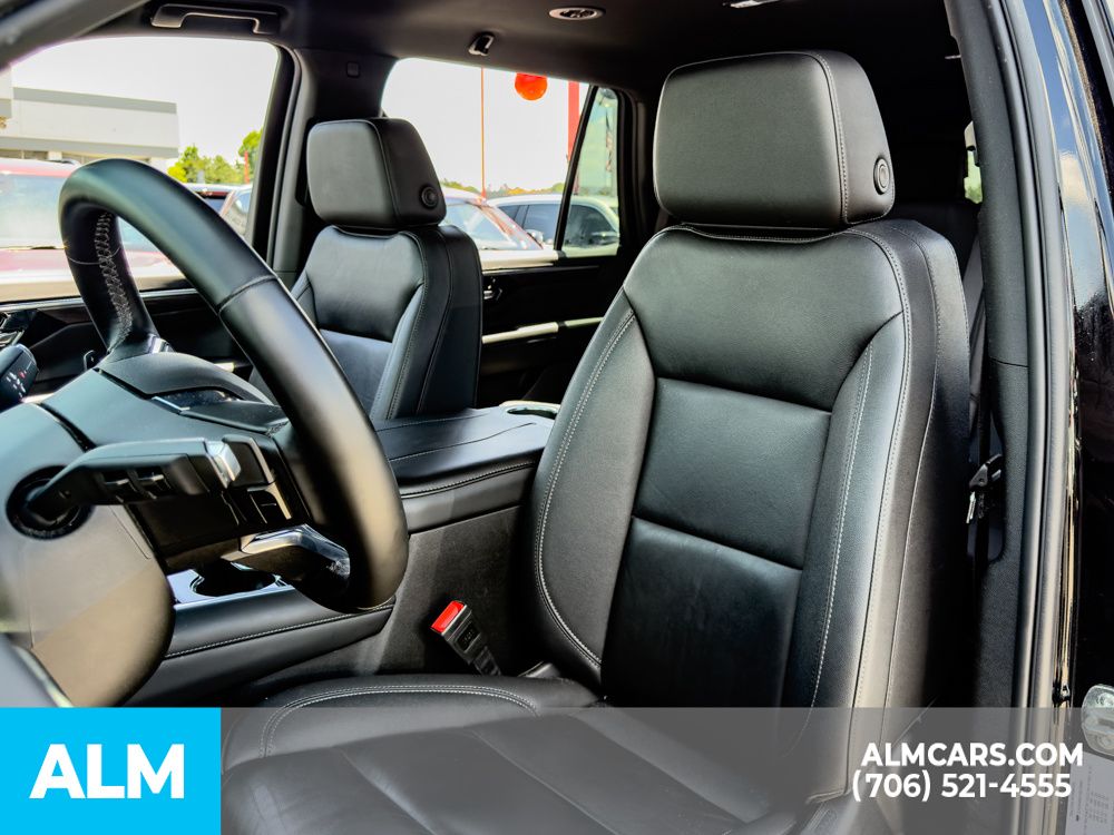 Used 2025 Black Chevrolet LT image 9