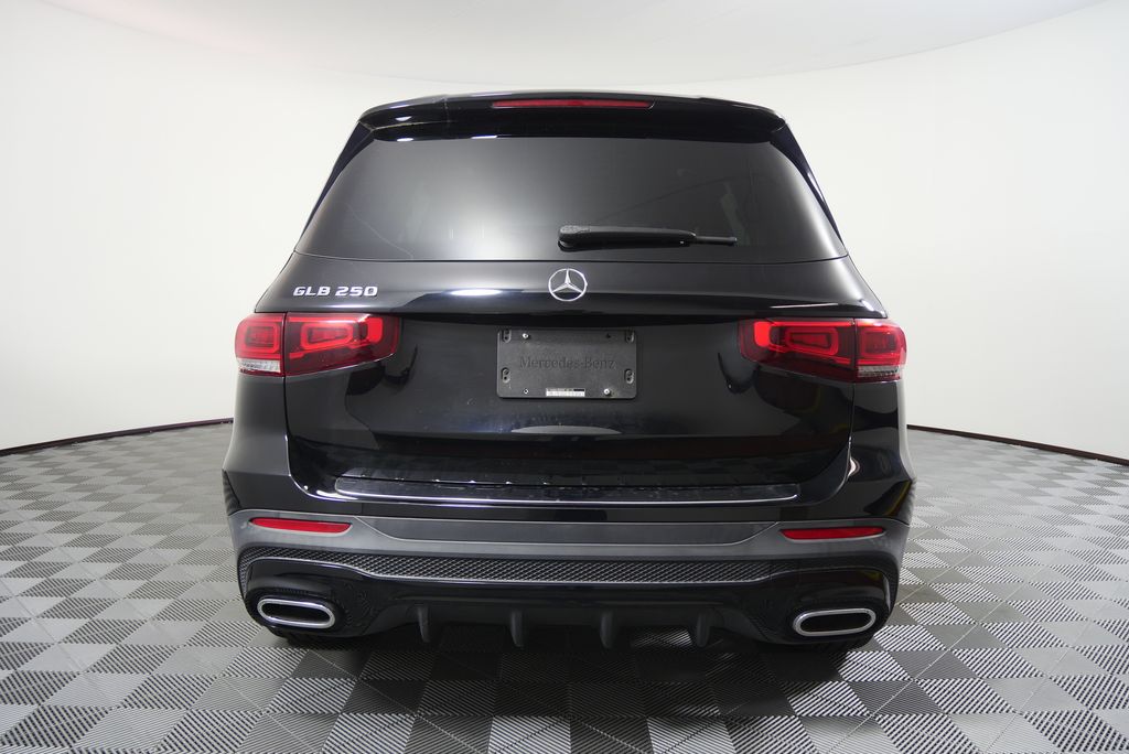 Thumbnail: 2022 Mercedes-Benz GLB - 4