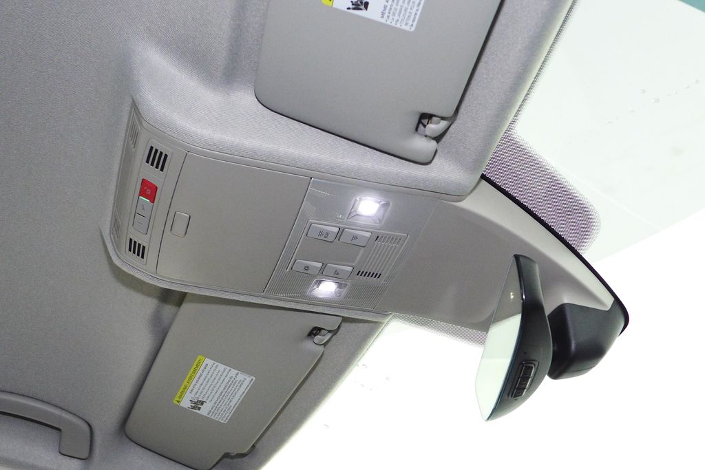 Thumbnail: 2022 Volkswagen Tiguan - 17