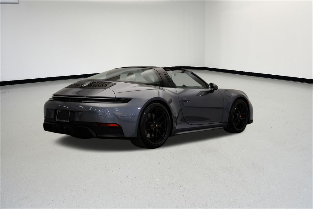 Thumbnail: 2025 Porsche 911 - 15