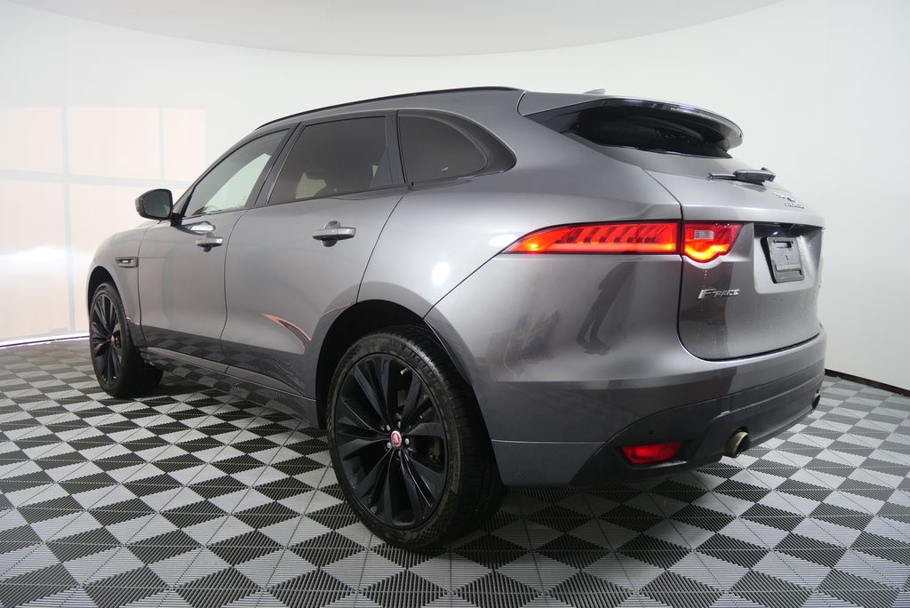 Thumbnail: 2019 Jaguar F-Pace - 5