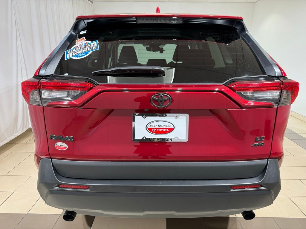 Thumbnail: 2022 Toyota RAV4 - 4