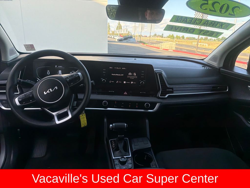2025 Kia Sportage LX - Photo 12