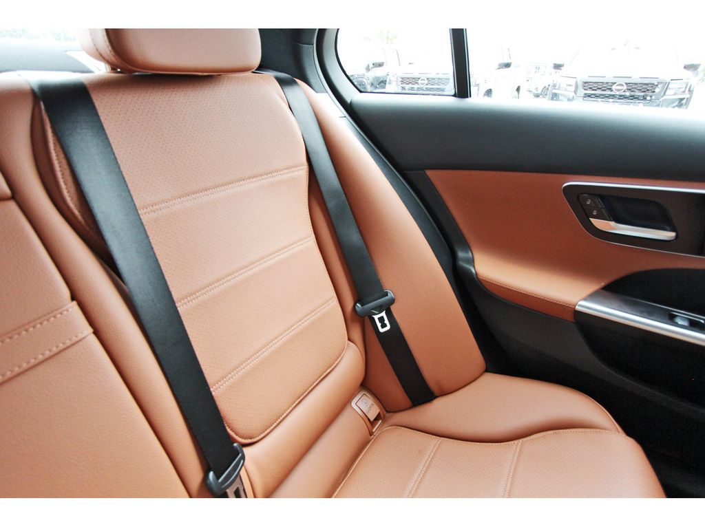 2025 Mercedes-Benz C-Class C 300 - 11