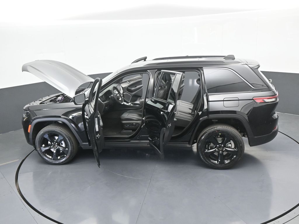 New 2026 Diamond Black Crystal Pearlcoat Jeep Limited image 61