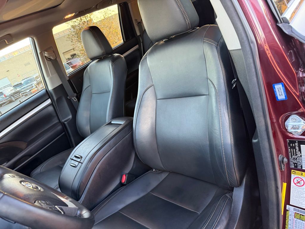 Thumbnail: 2017 Toyota Highlander - 13