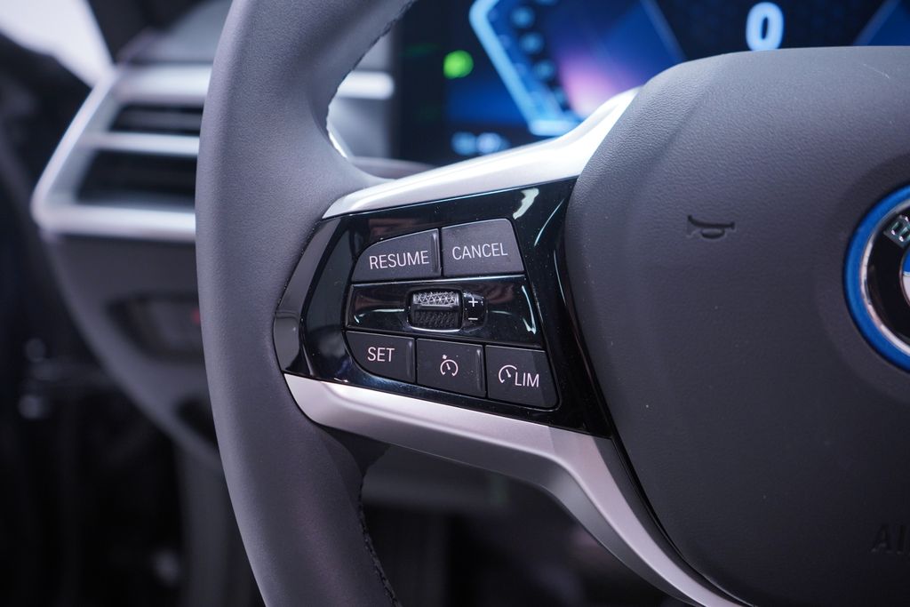 Thumbnail: 2025 BMW i4 - 20