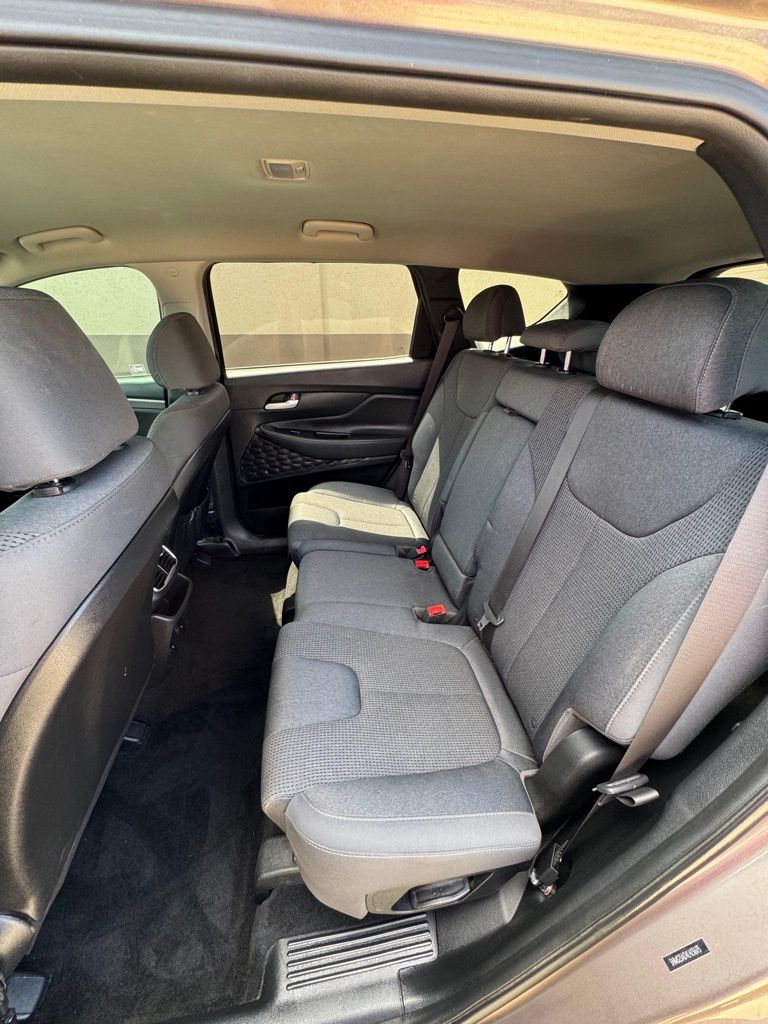 2020 Hyundai Santa Fe SE 11