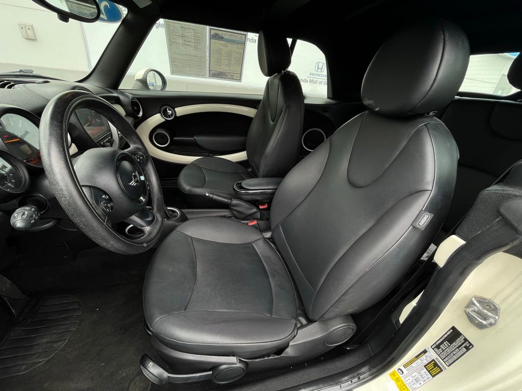 2015 MINI Cooper Base 27