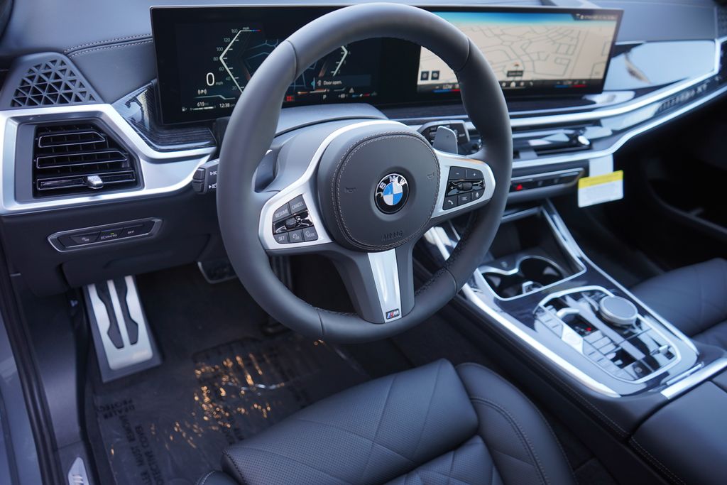 2024 BMW X7 xDrive40i 13