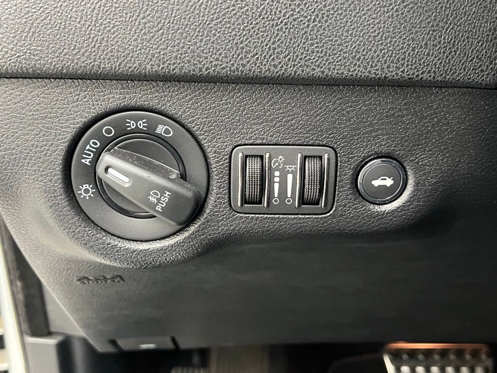 Thumbnail: 2019 Dodge Charger - 19