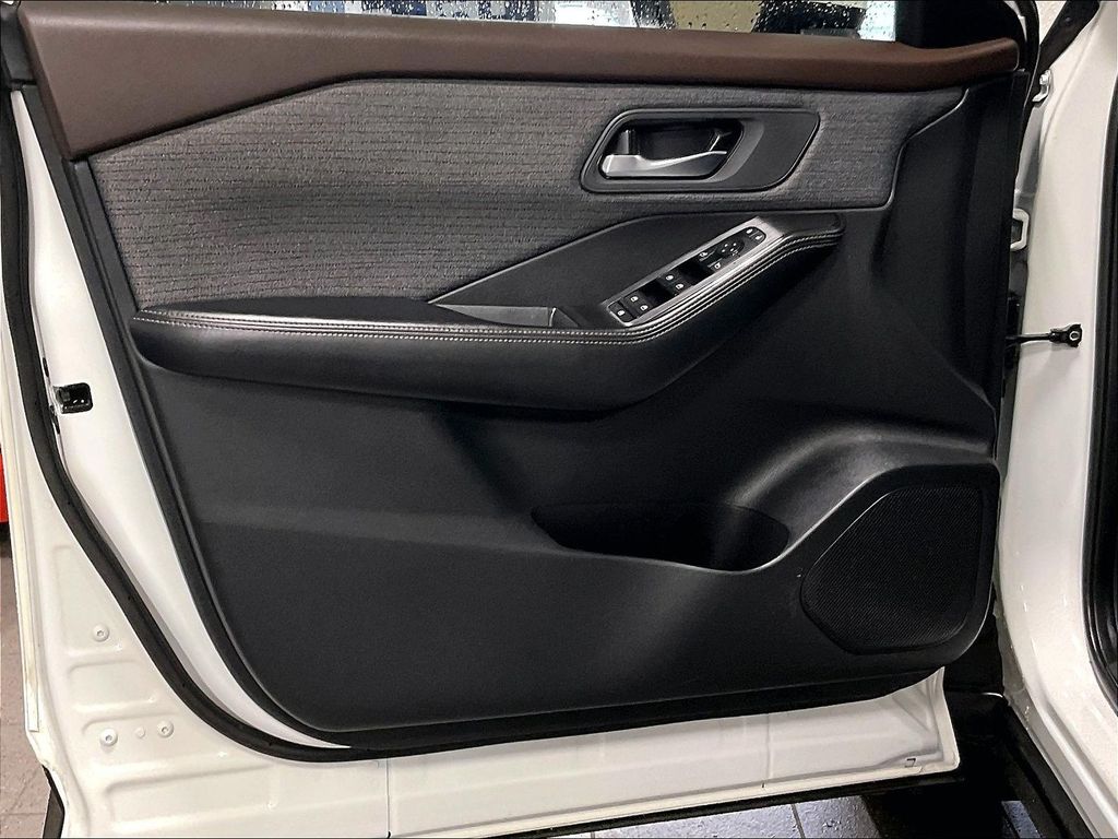 2023 Nissan Rogue — photo 9