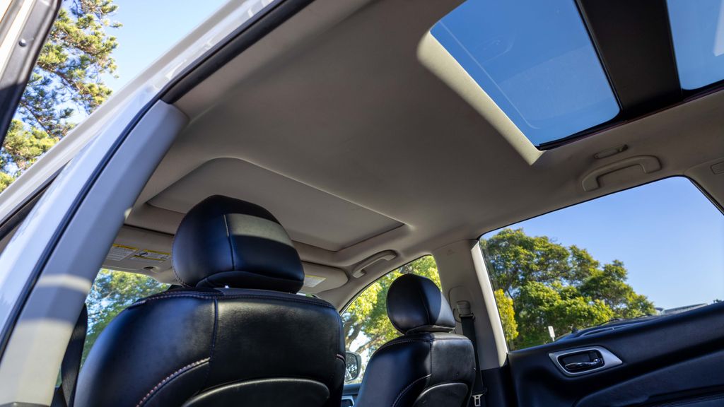 Used 2019 Nissan Pathfinder SL 4D Sport Utility