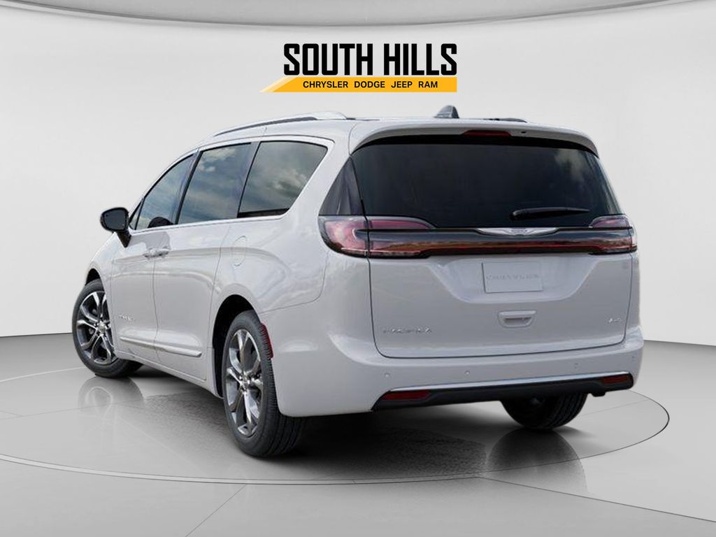 2026 Chrysler Pacifica Pinnacle White at South Hills CDJR