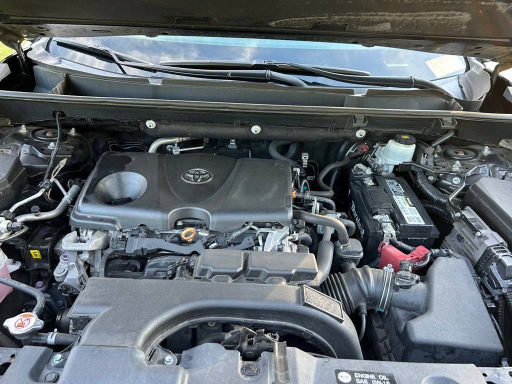 Thumbnail: 2020 Toyota RAV4 - 11
