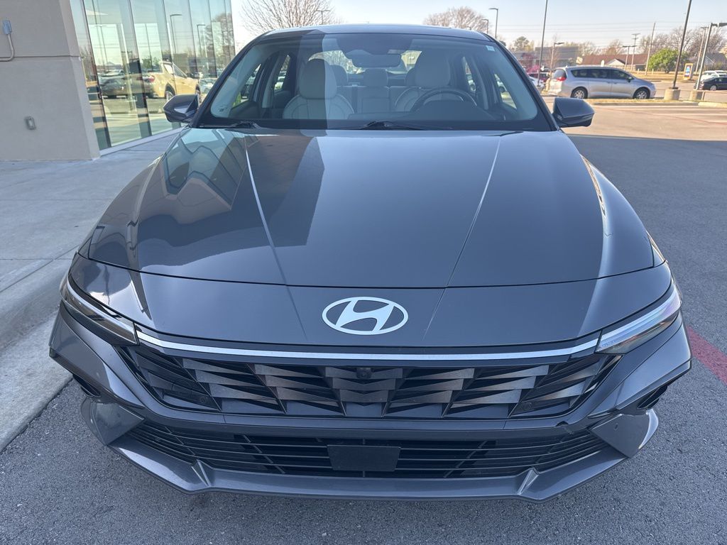 2024 Hyundai Elantra Limited FWD