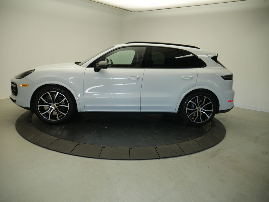 Thumbnail: 2023 Porsche Cayenne - 2