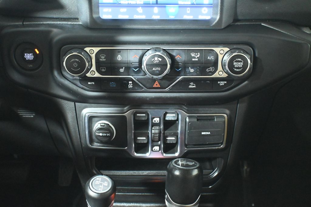 Thumbnail: 2021 Jeep Wrangler - 24