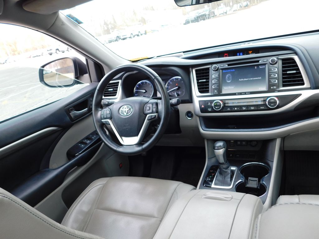 Thumbnail: 2018 Toyota Highlander - 7