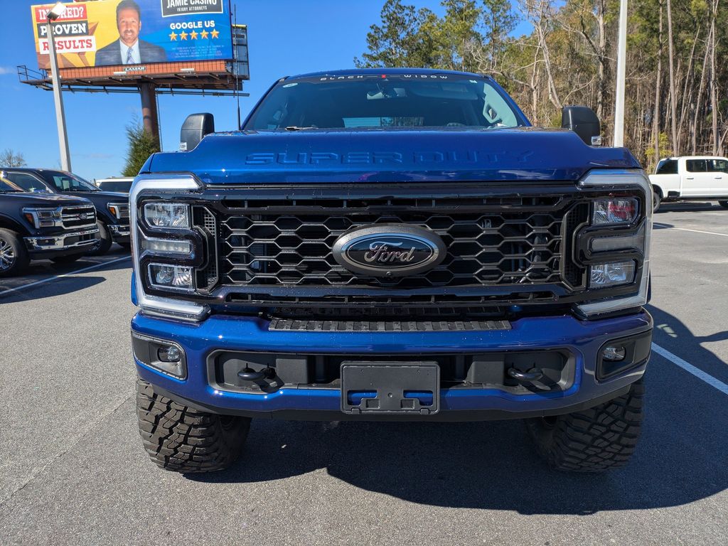 2026 Ford F-250 Super Duty Black Widow