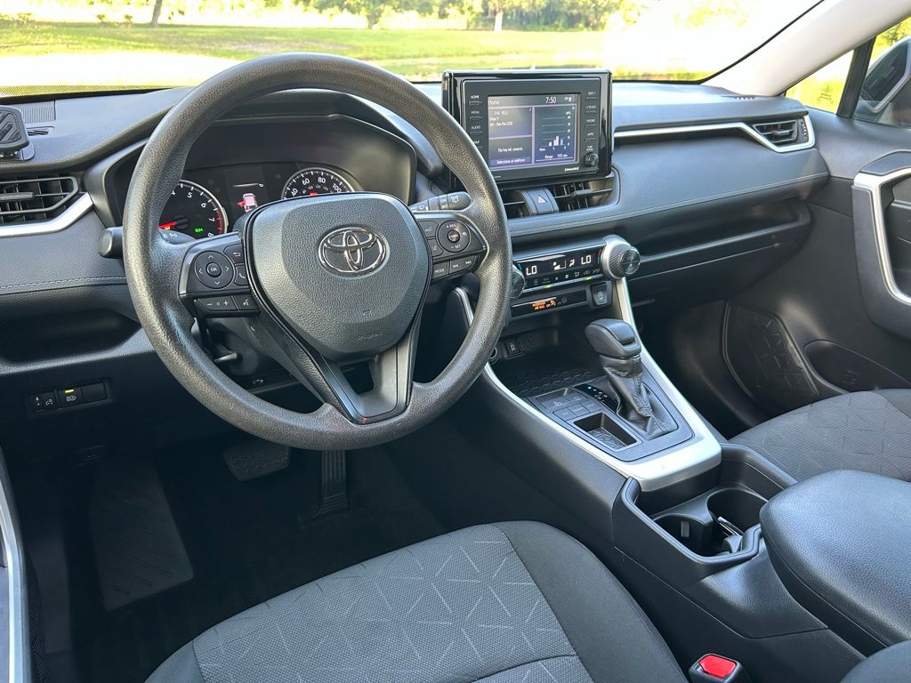 Thumbnail: 2020 Toyota RAV4 - 12