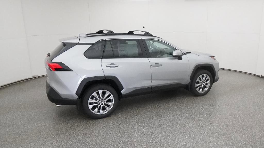 Thumbnail: 2025 Toyota RAV4 - 24