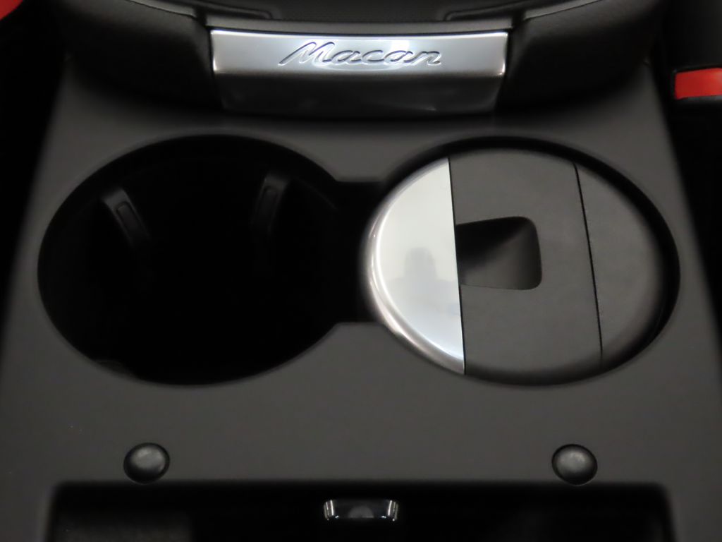 Thumbnail: 2026 Porsche Macan - 29