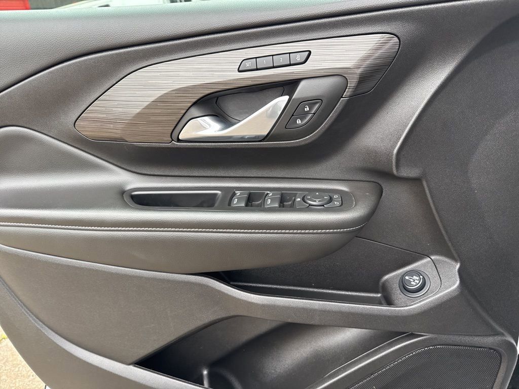 2024 GMC Terrain SLT photo