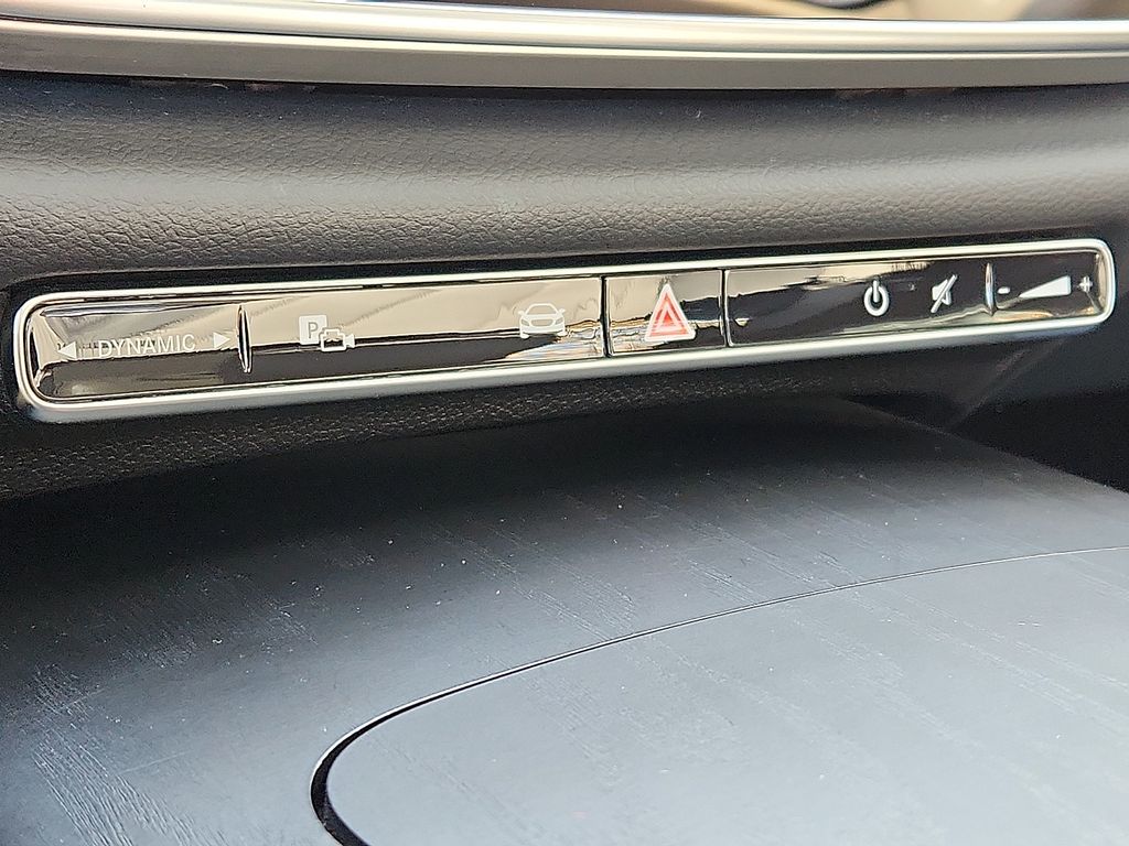 Thumbnail: 2025 Mercedes-Benz E-Class - 24