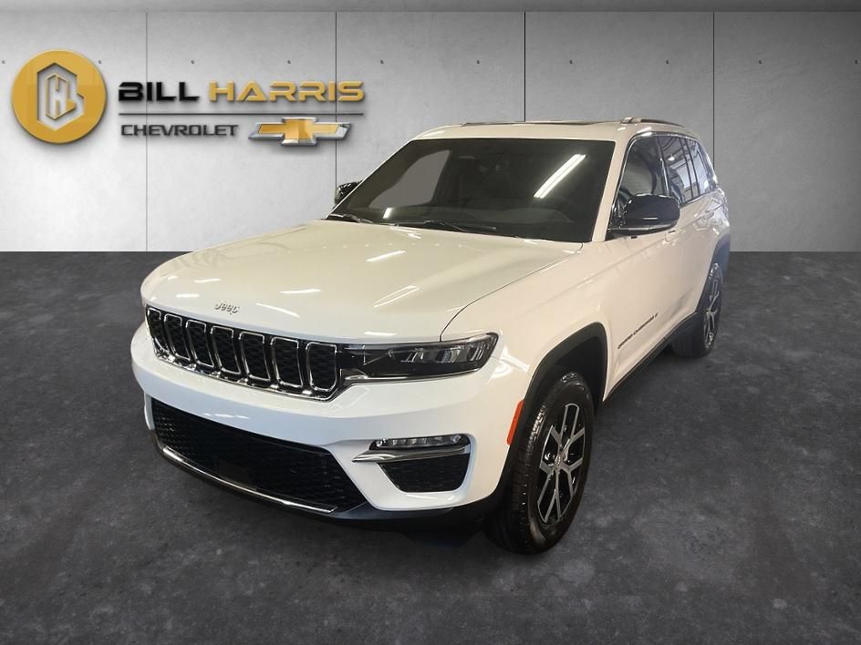 Bright White Clearcoat 2025 Jeep Grand Cherokee Limited 4WD SUV / Crossover Four-Wheel Drive 8-Speed Automatic