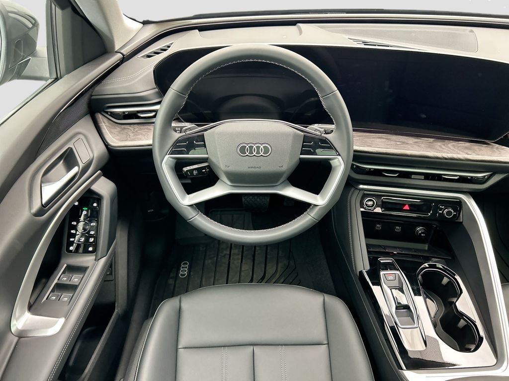 Thumbnail: 2025 Audi Q5 - 10