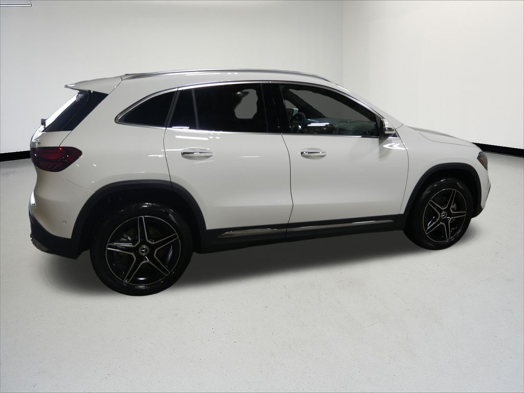 Thumbnail: 2026 Mercedes-Benz GLA - 6