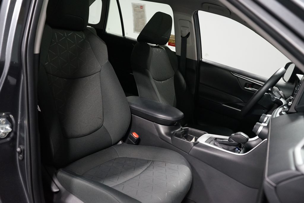 Thumbnail: 2021 Toyota RAV4 - 27