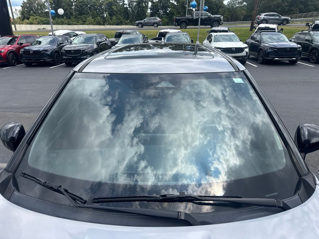 Used 2022 Gray Mitsubishi SE image 9
