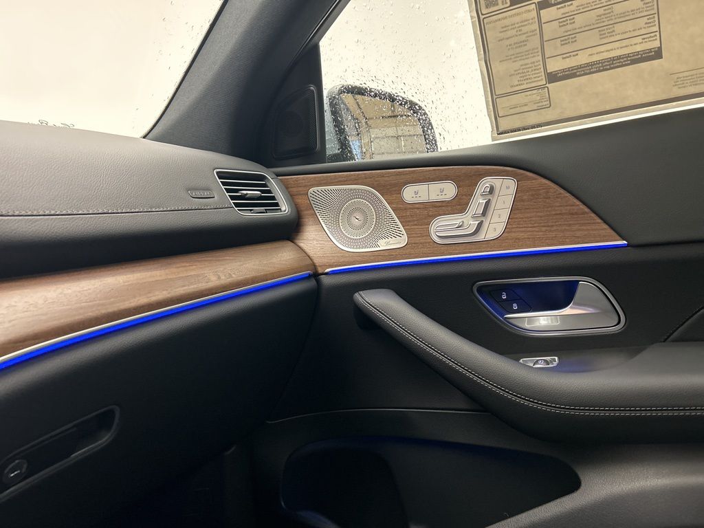 Thumbnail: 2026 Mercedes-Benz GLE - 21