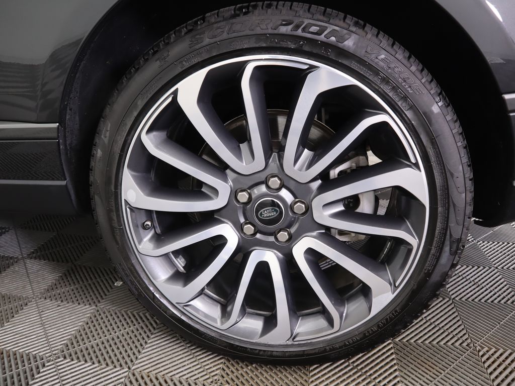 Thumbnail: 2018 Land Rover Range Rover - 31