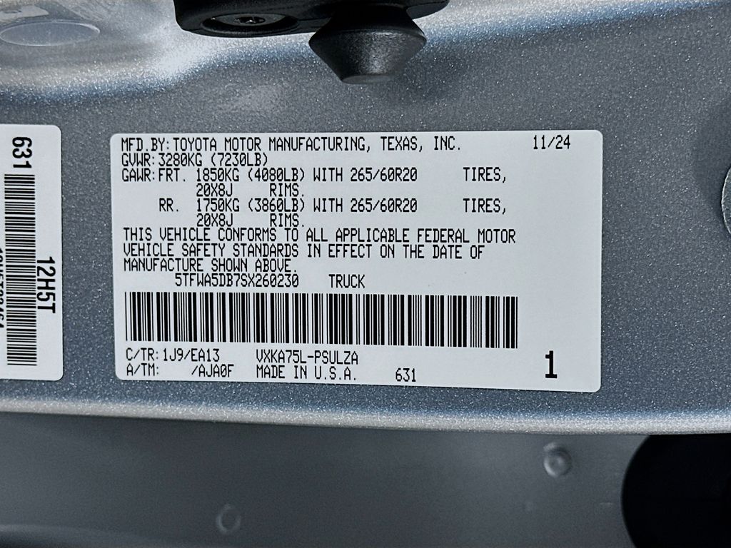 2025 Toyota Tundra Limited 32