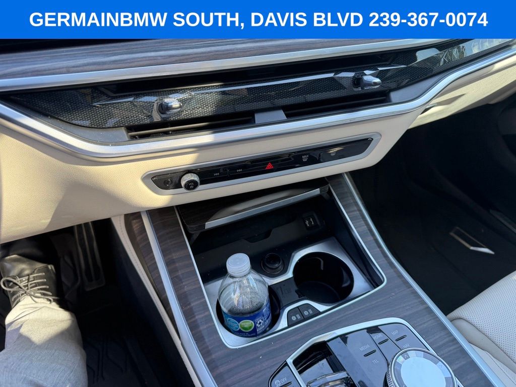 Used 2023 White BMW xDrive40i image 23