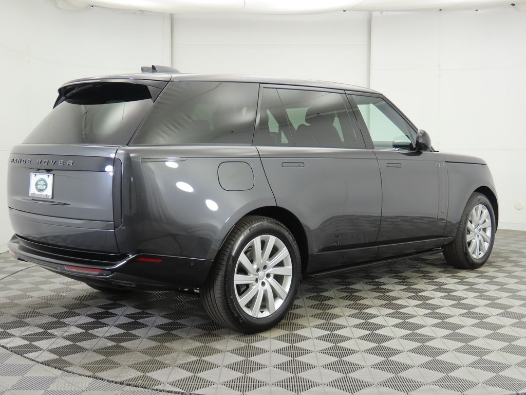 2025 Land Rover Range Rover SE 5