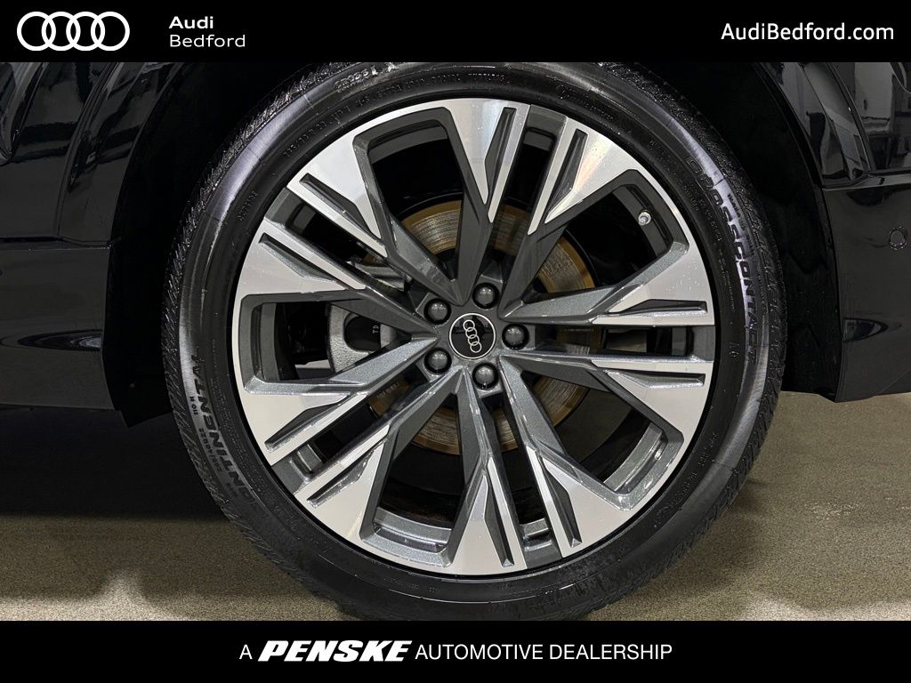 Thumbnail: 2026 Audi Q8 - 9