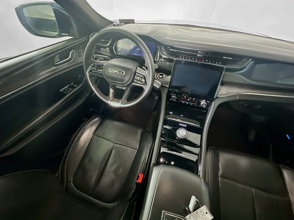 Used 2023 Black Jeep Overland image 9