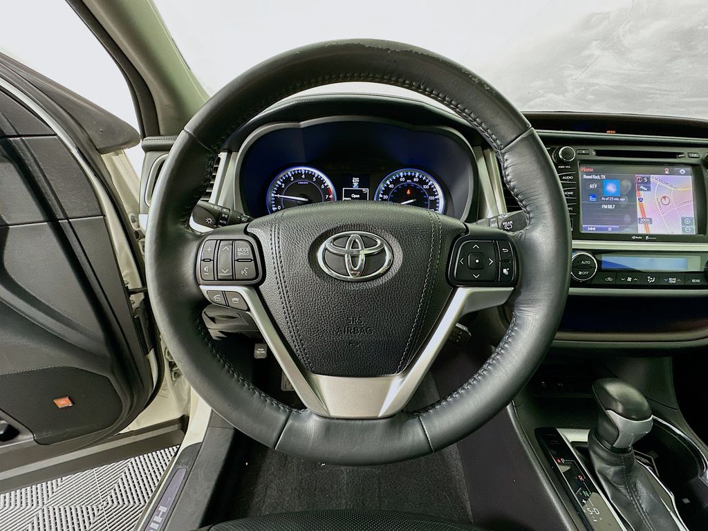 2015 Toyota Highlander Limited 11