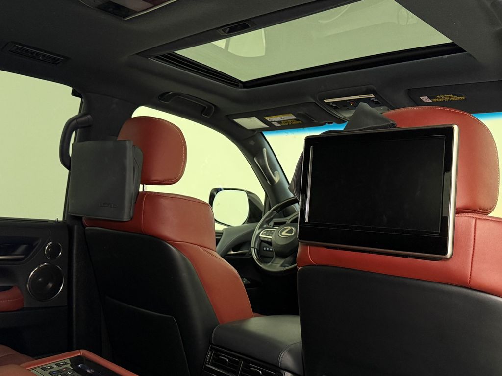 Thumbnail: 2021 Lexus LX - 31