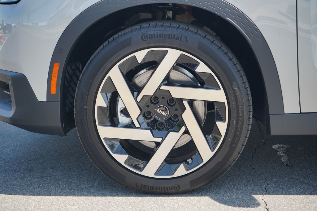 2025 MINI Cooper Countryman Signature 2
