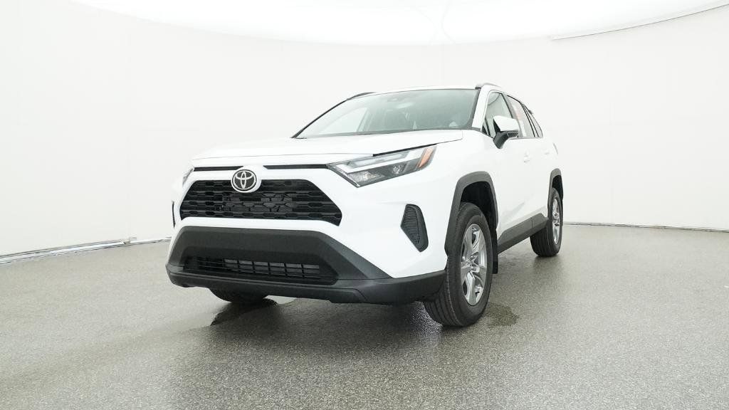 2025 Toyota RAV4 XLE 19