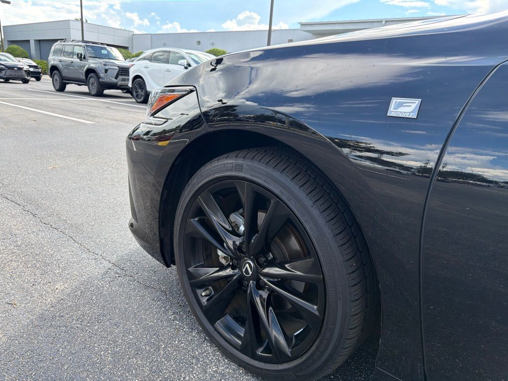 Thumbnail: 2024 Lexus ES - 9