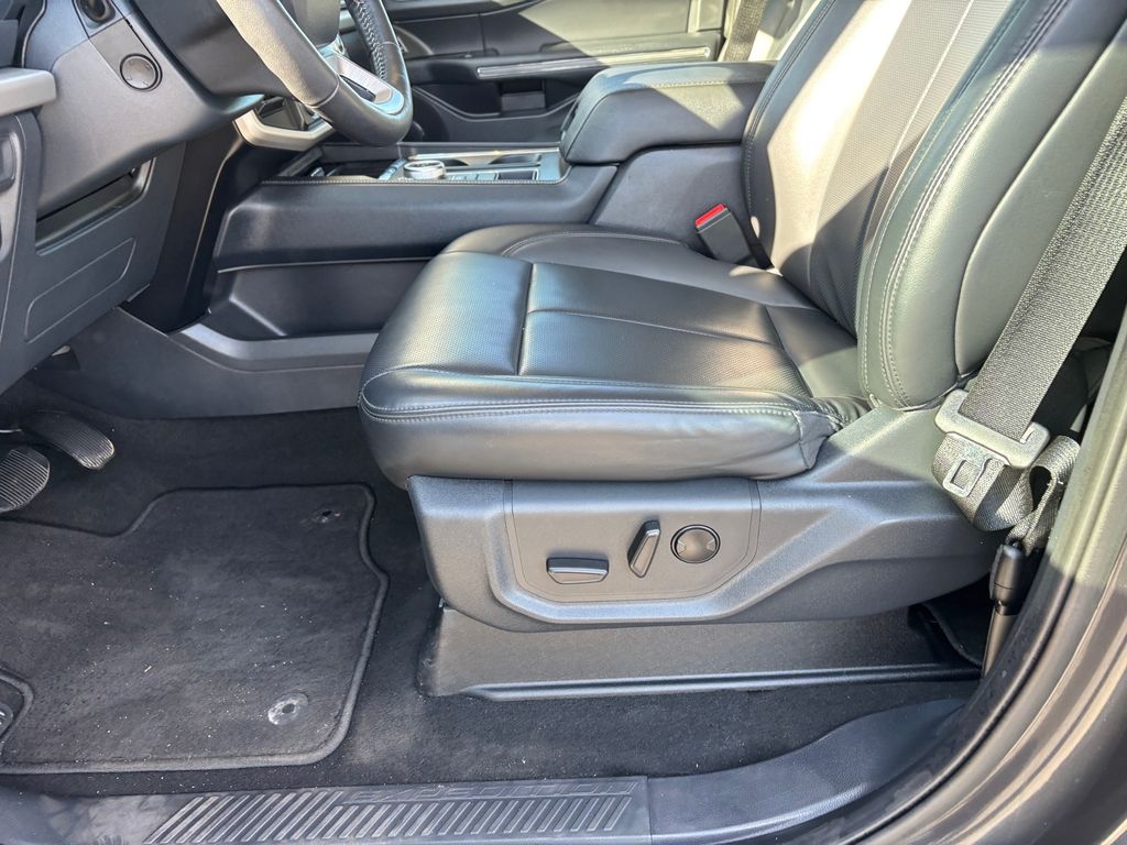 Used Car 2024 Ford Expedition  Xlt For Sale Under $50,000 In Austin, Texas