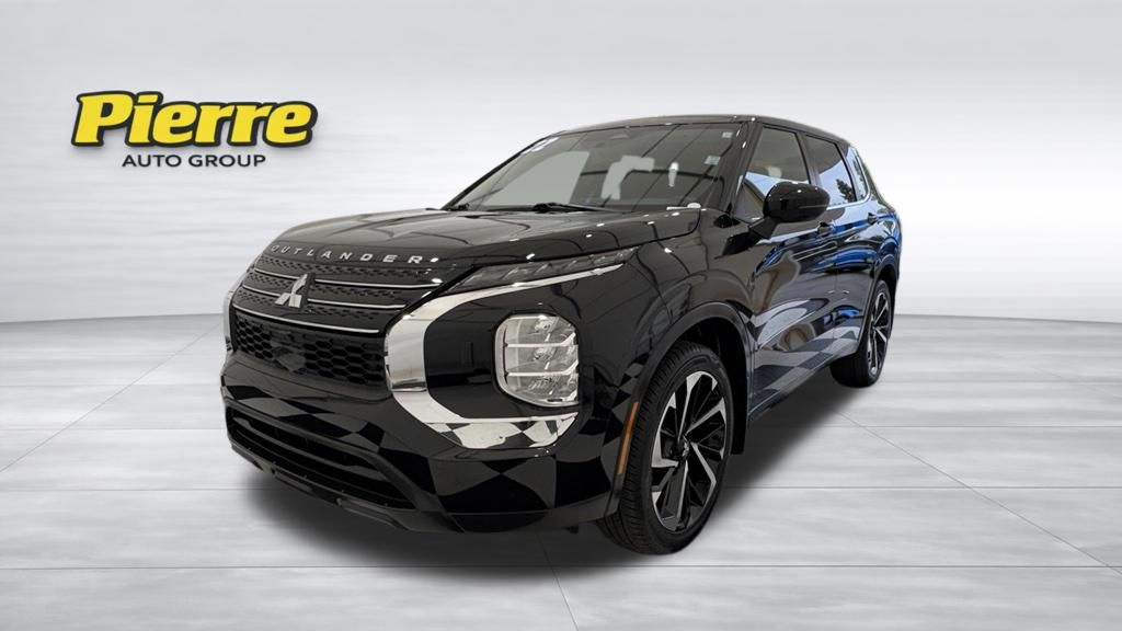 Black 2022 Mitsubishi Outlander SUV / Crossover All-Wheel Drive Continuously Variable Transmission