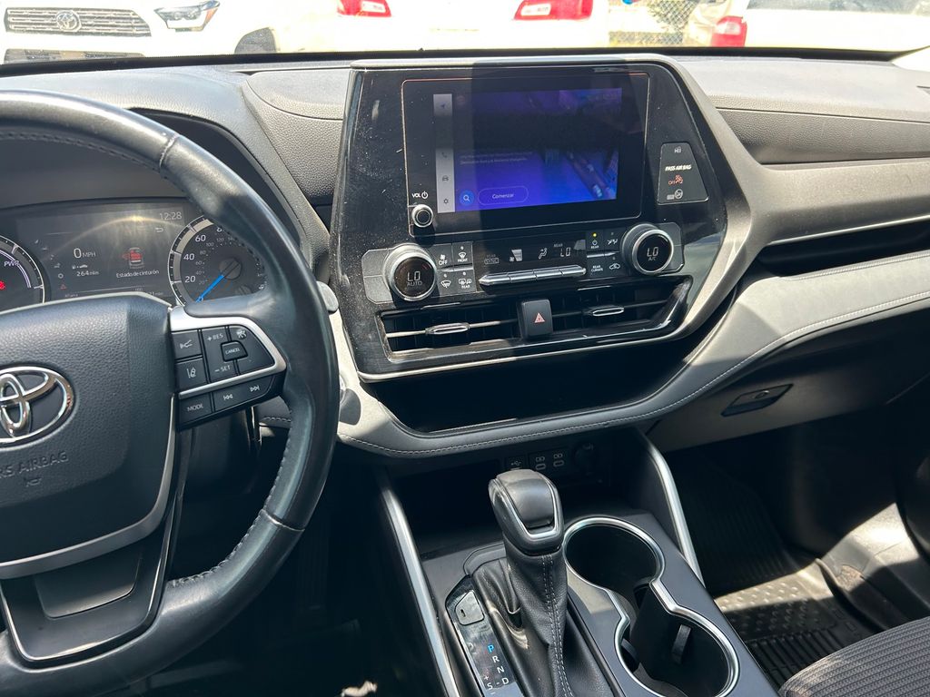 Used 2023 Toyota Highlander Hybrid SUV