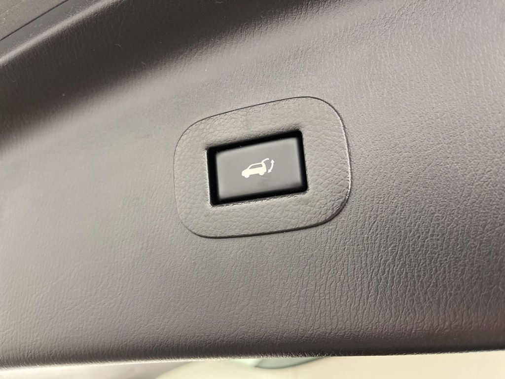 Thumbnail: 2017 Nissan Armada - 16